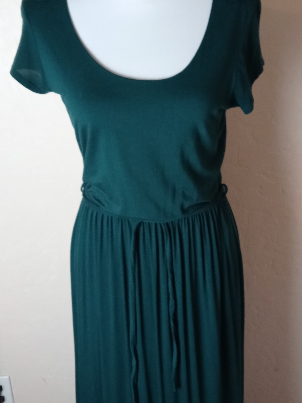Gilli Deep Green Short Sleeve Scoop Neck Maxi Dress with Lace Back - Picture 2 of 7